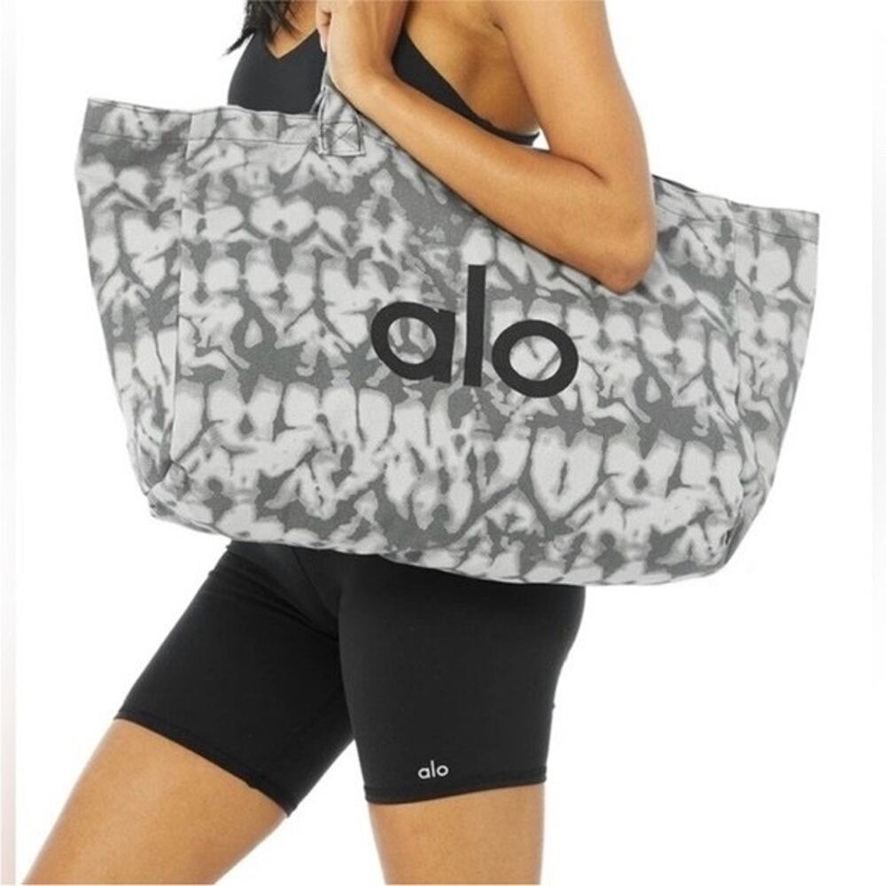Alo Yoga Large Tie Dye Canvas Tote Bag Gray White Logo Gym Beach Carryall - Picture 16 of 16